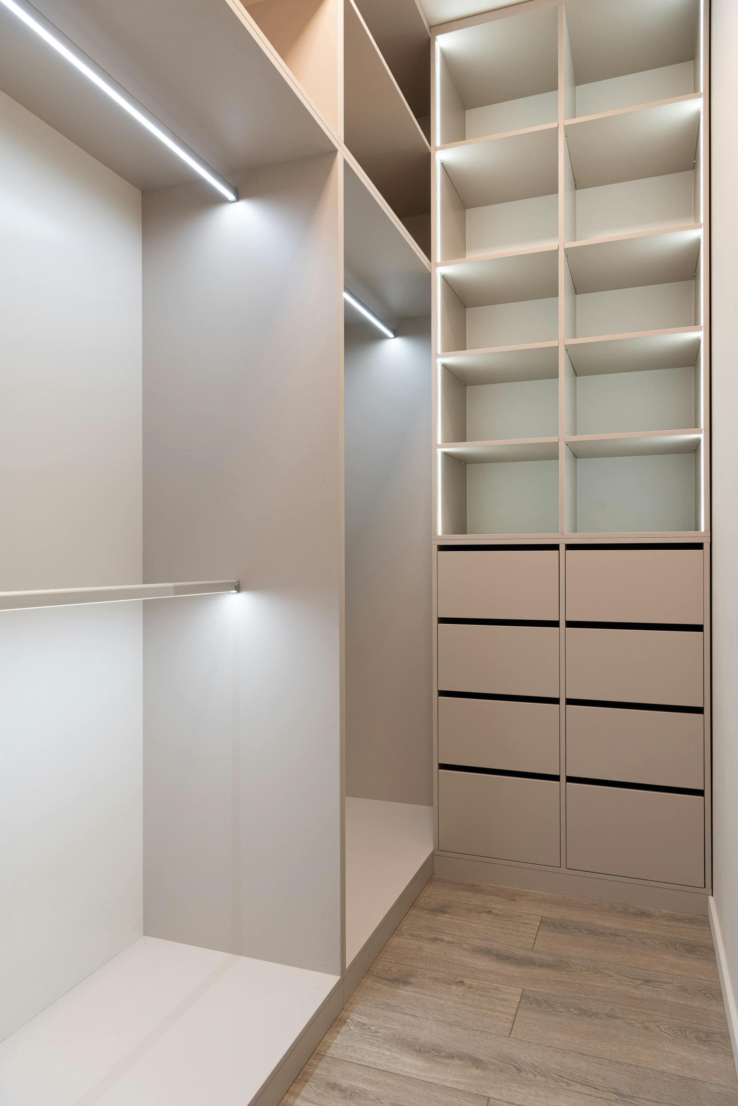 Custom Wardrobe Solution